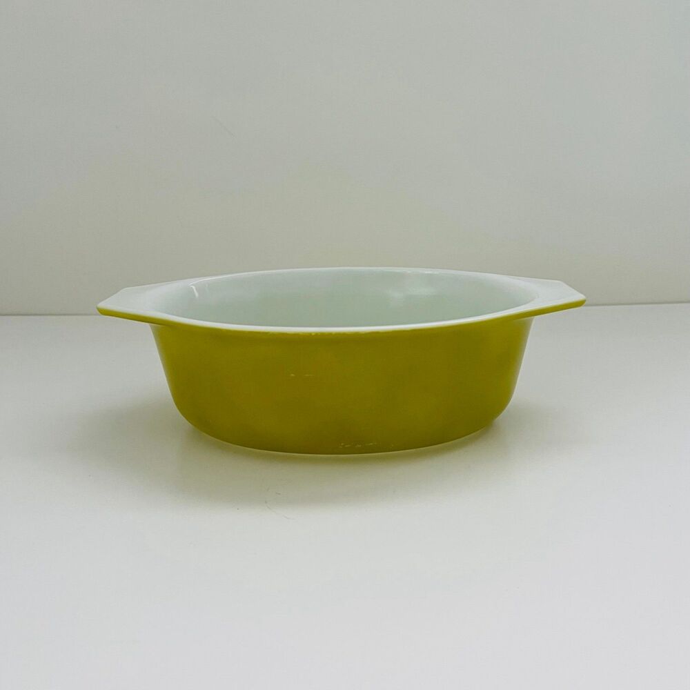 PYREX Verde Avocado Green 043 Cinderella Oval Casserole Dish 1.5 Qt.
